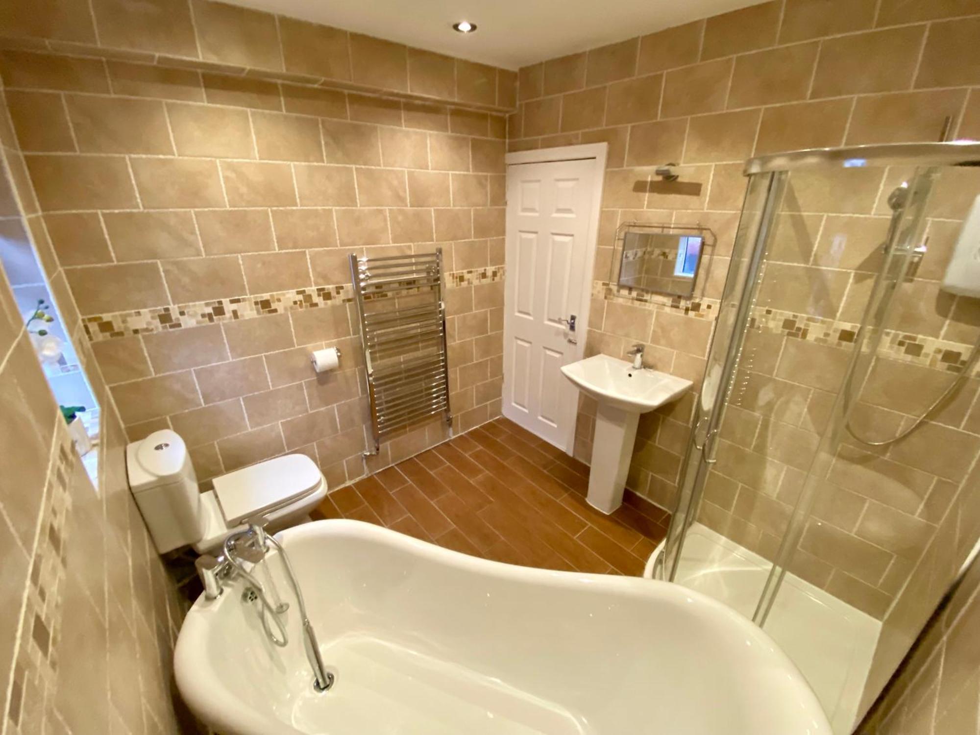 Entire Modern House Liverpool, 6 Bedrooms Dış mekan fotoğraf